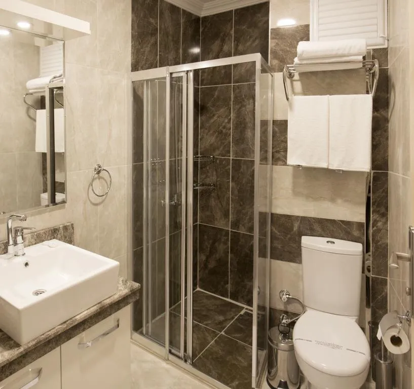 DOUBLE ROOM