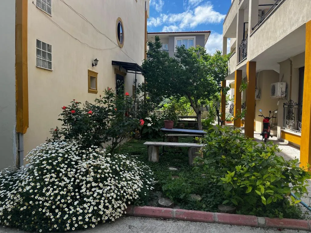 Comfort Oda,Bahçe Manzaralı,Balkonlu
