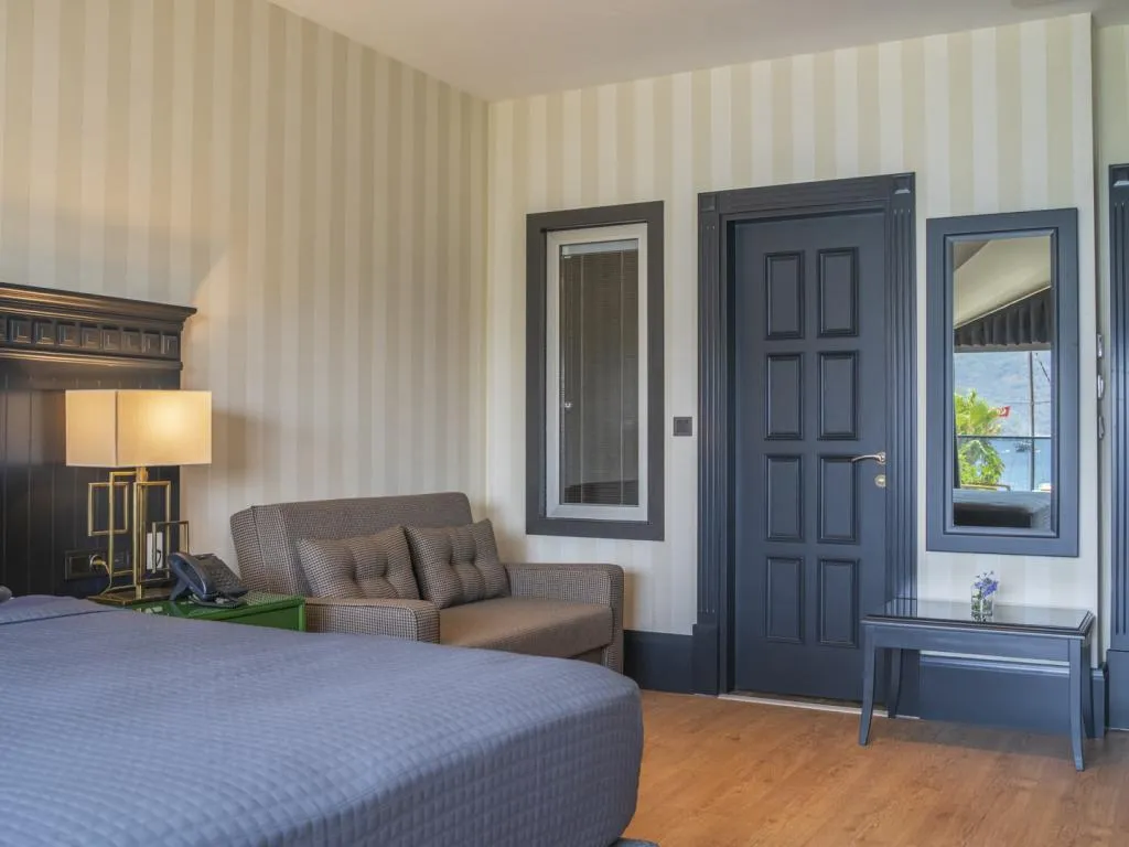 Deluxe Room 3 ADULT