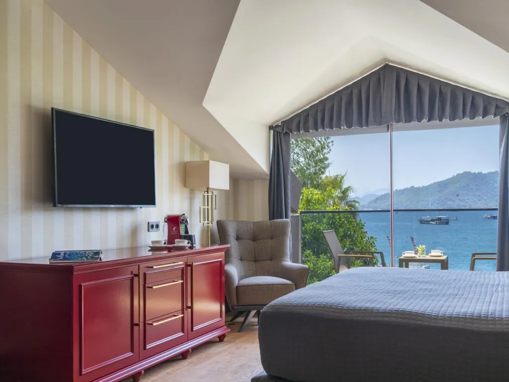 Deluxe Room 3 ADULT