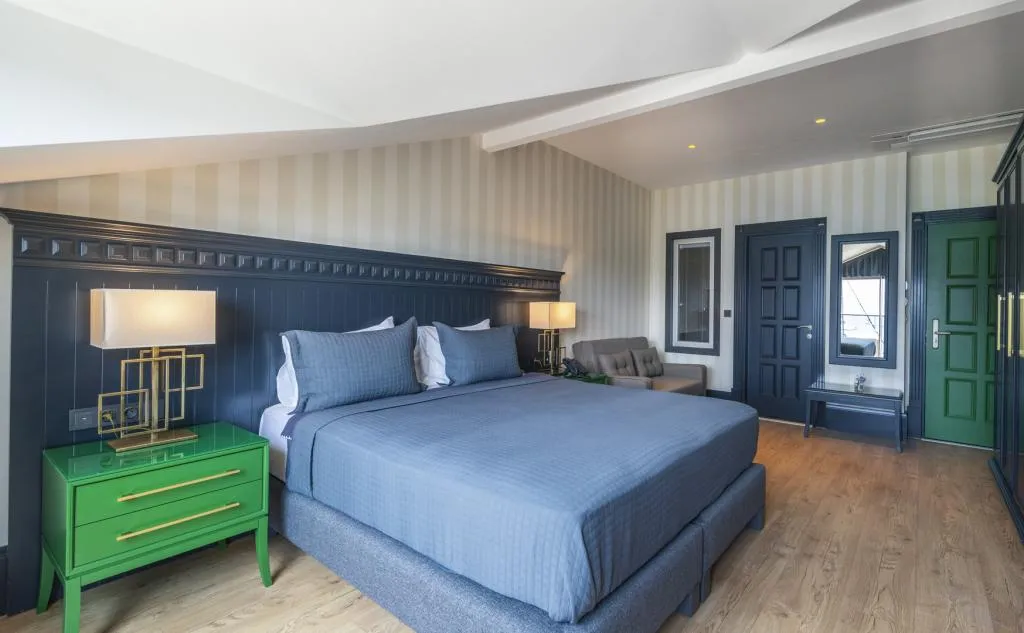 Deluxe Room 3 ADULT