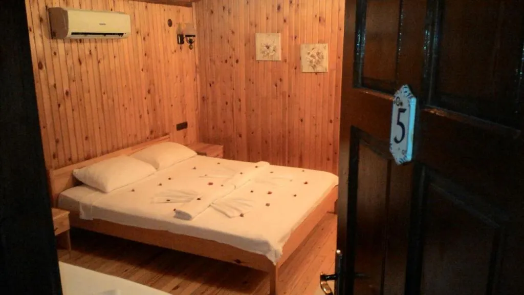 Standart Oda,Havuz Manzaralı