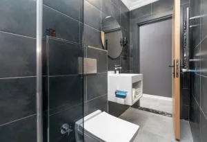 Center Suite