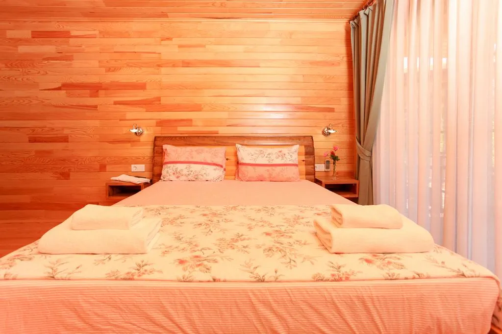 Havuz Manzaralı Bungalow Oda