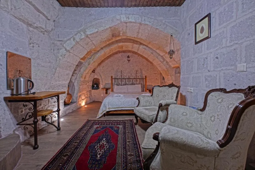 104 deluxe cave