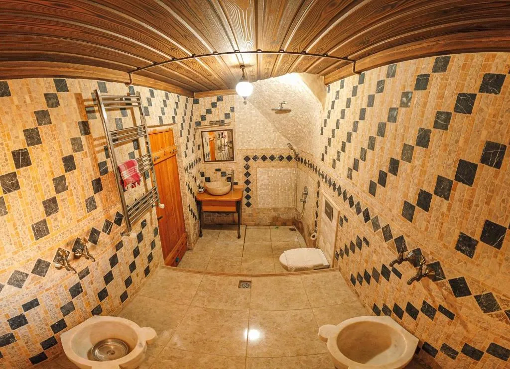 104 deluxe cave
