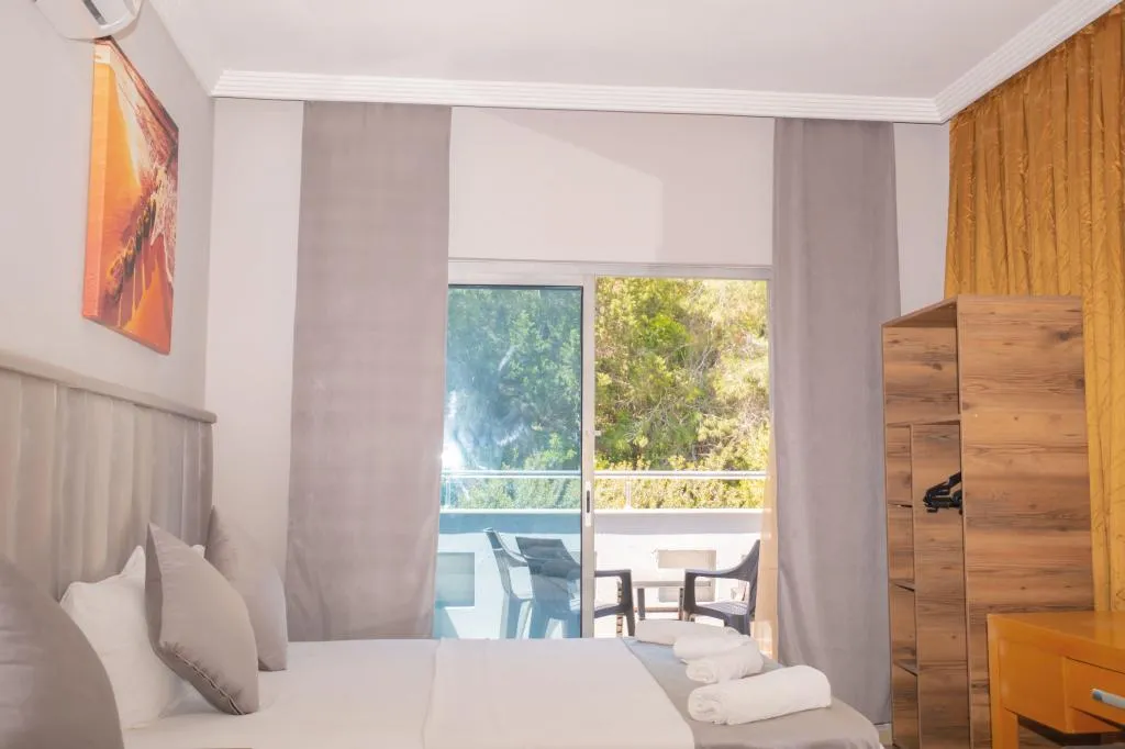 Deluxe Single,Şehir veya Dağ Manzaralı