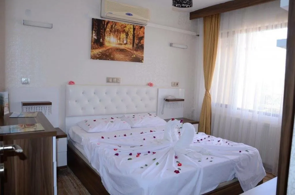 Standart Oda,Kara Manzaralı