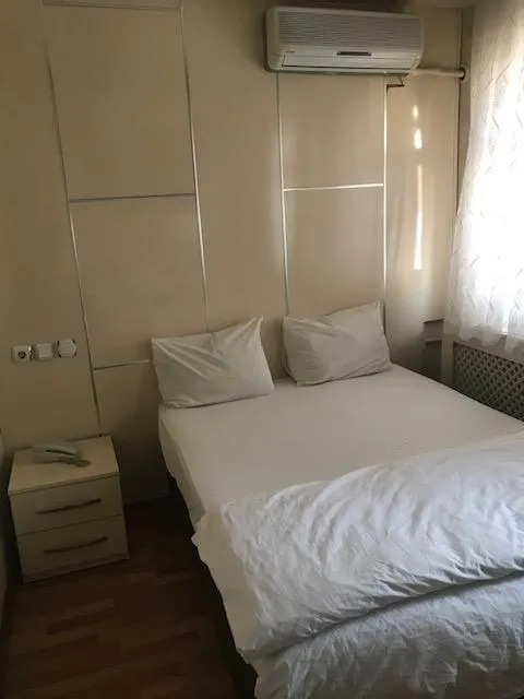 Çift Kişilik,Şehir Manzaralı