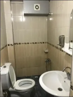 Çift Kişilik,Şehir Manzaralı