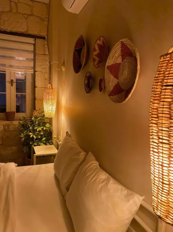 Standart Oda,Kara Manzaralı,Balkonsuz