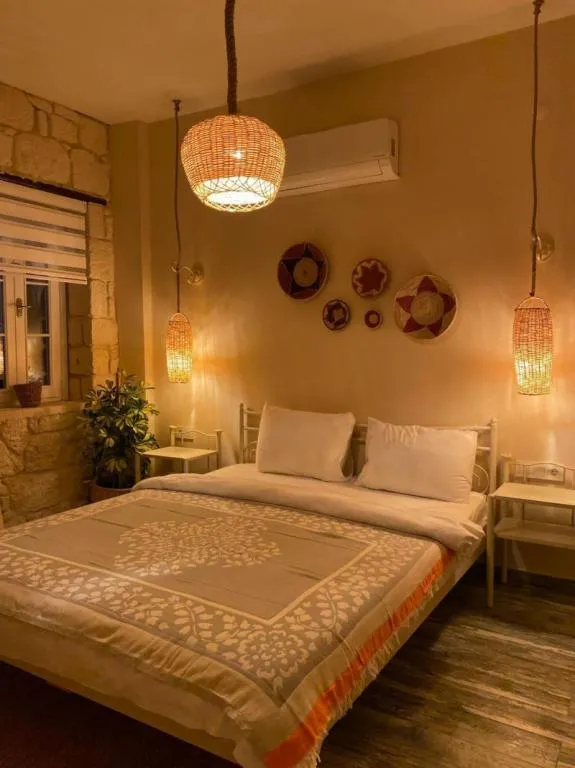 Standart Oda,Kara Manzaralı,Balkonsuz