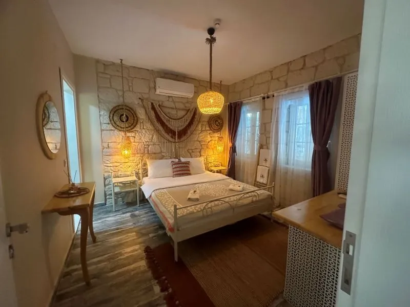Standart Oda,Kara Manzaralı,Balkonsuz