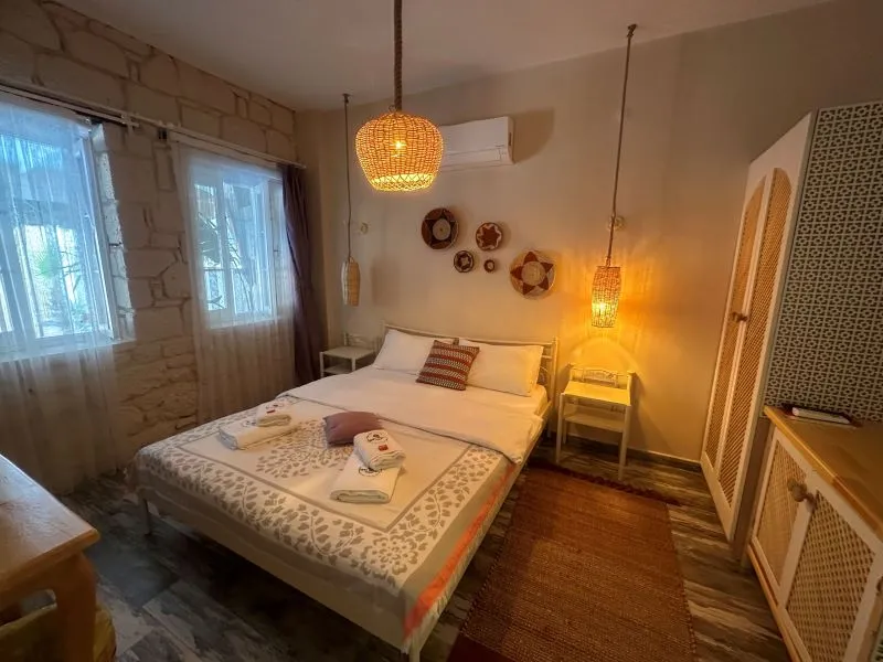 Standart Oda,Kara Manzaralı,Balkonsuz