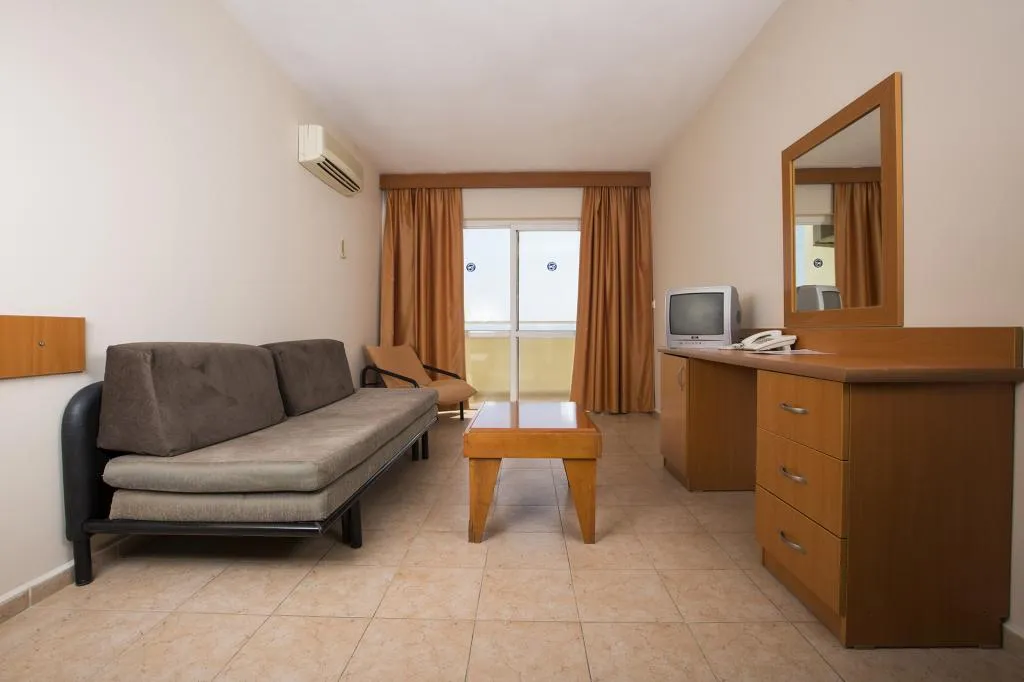 Suite,Havuz Manzaralı