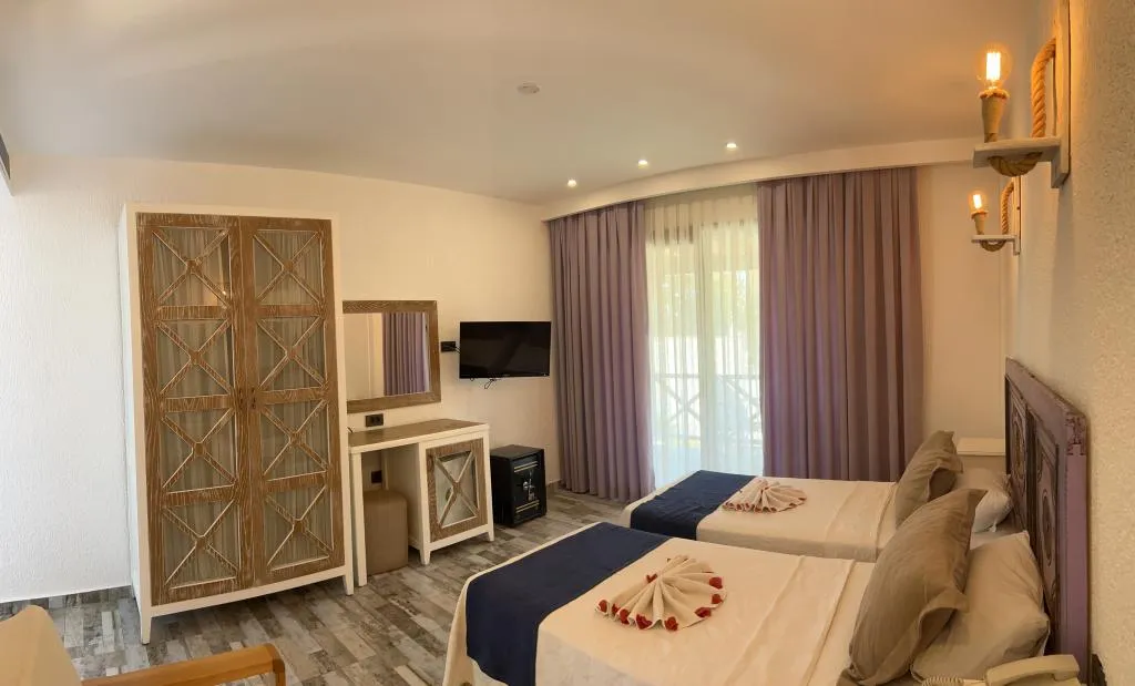 Deluxe Oda Balkonlu,Bahçe Manzaralı,Balkonlu