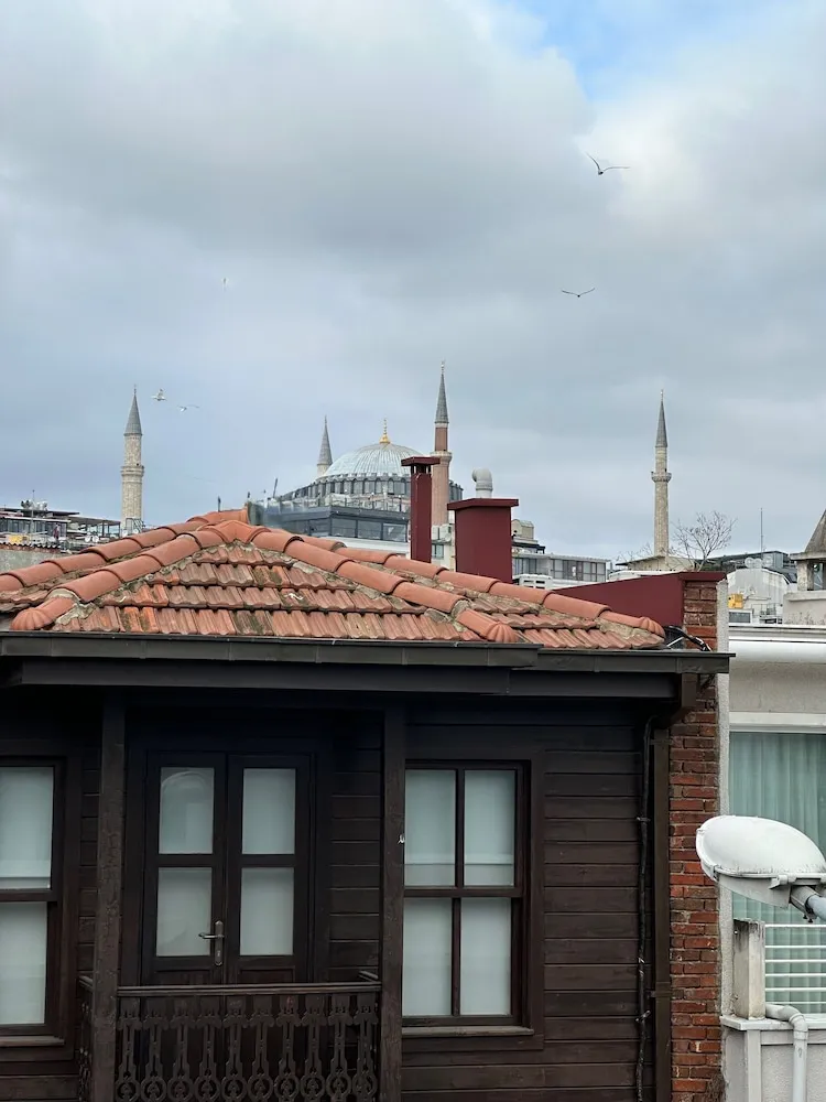 Deluxe Queen Room - City View