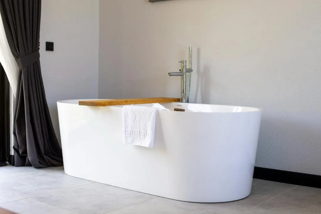 Luxury Suite,Havuz Manzaralı,Küvetli veya Jakuzili