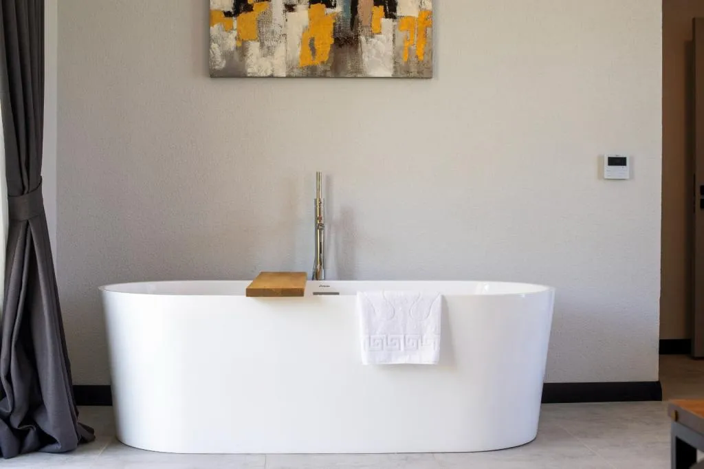 Luxury Suite,Havuz Manzaralı,Küvetli veya Jakuzili