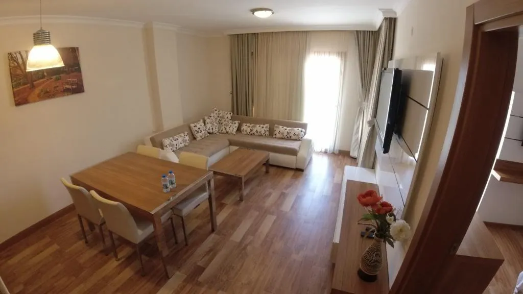 1+1 Suite,Kara veya Havuz Manzaralı