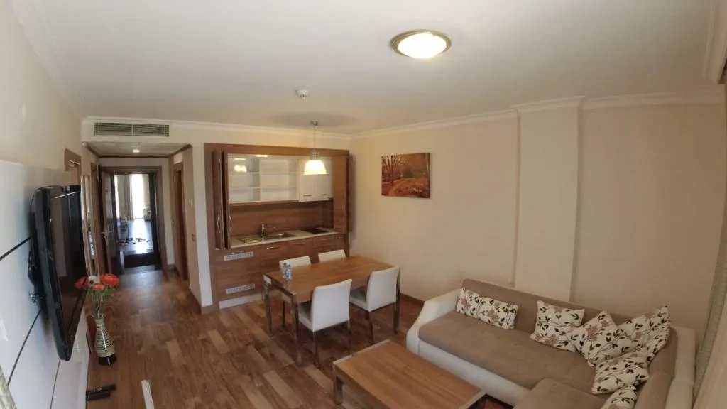 1+1 Suite,Kara veya Havuz Manzaralı