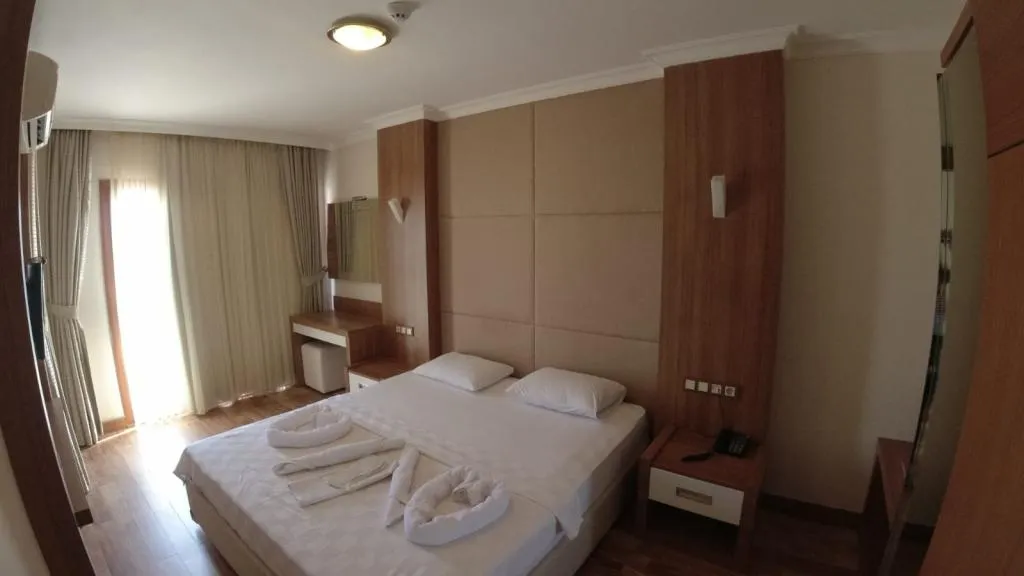 1+1 Suite,Kara veya Havuz Manzaralı