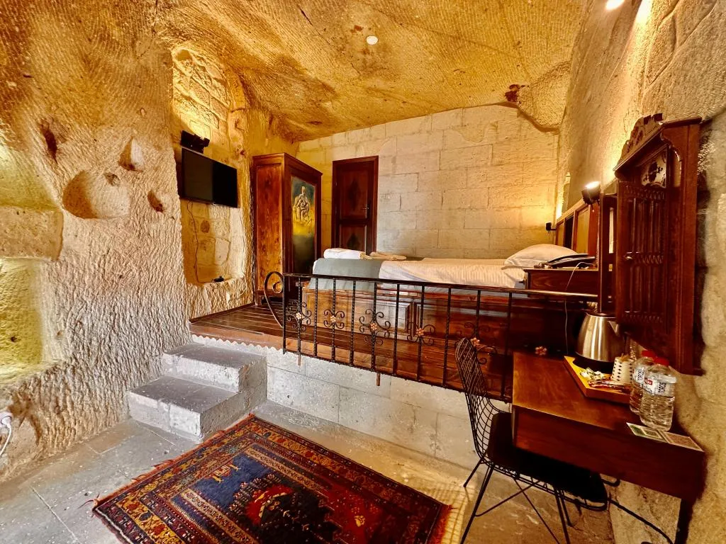 Mağara Oda,Verandalı