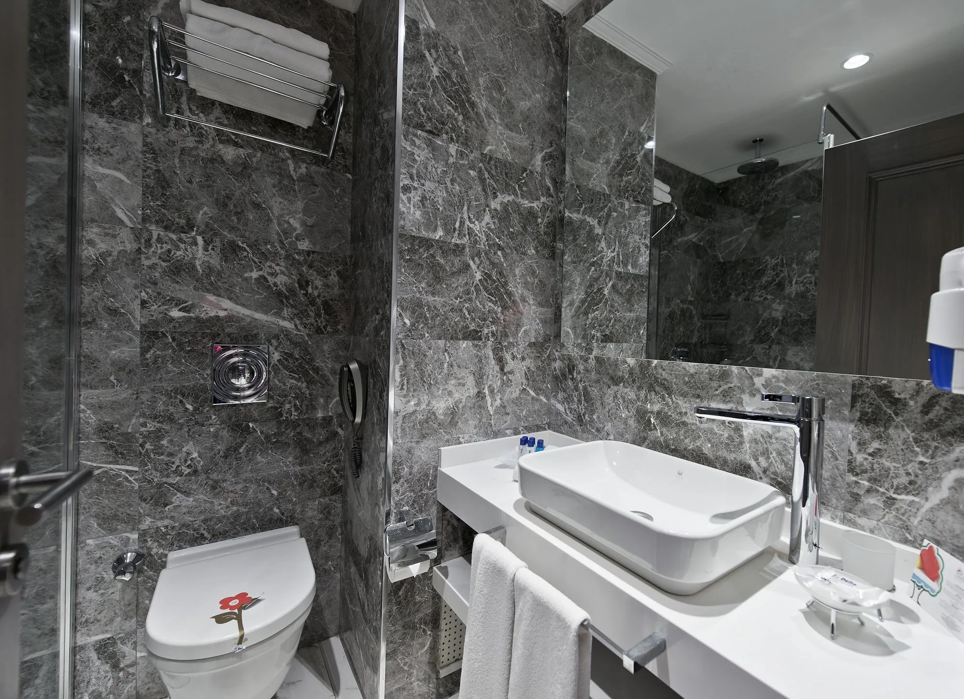 Ekonomik Balkonsuz Oda Banyo