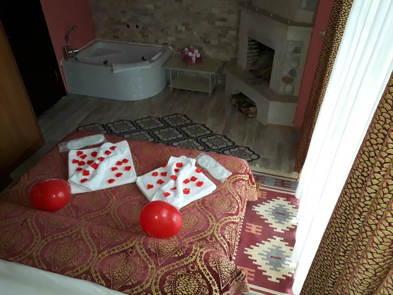 Jakuzi Şömineli Oda