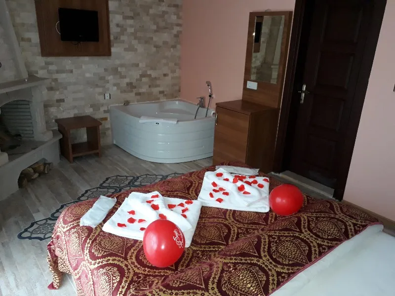 Jakuzi Şömineli Oda