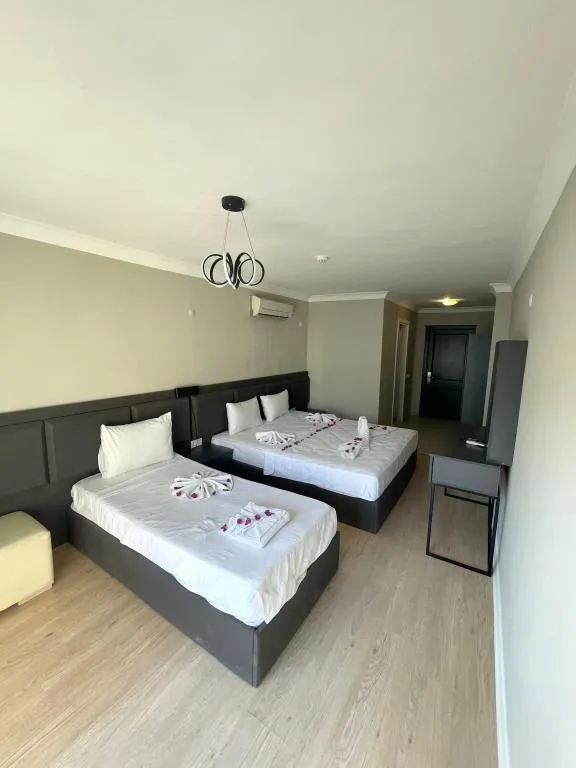 Deluxe Oda,Havuz Tarafı,Balkonlu