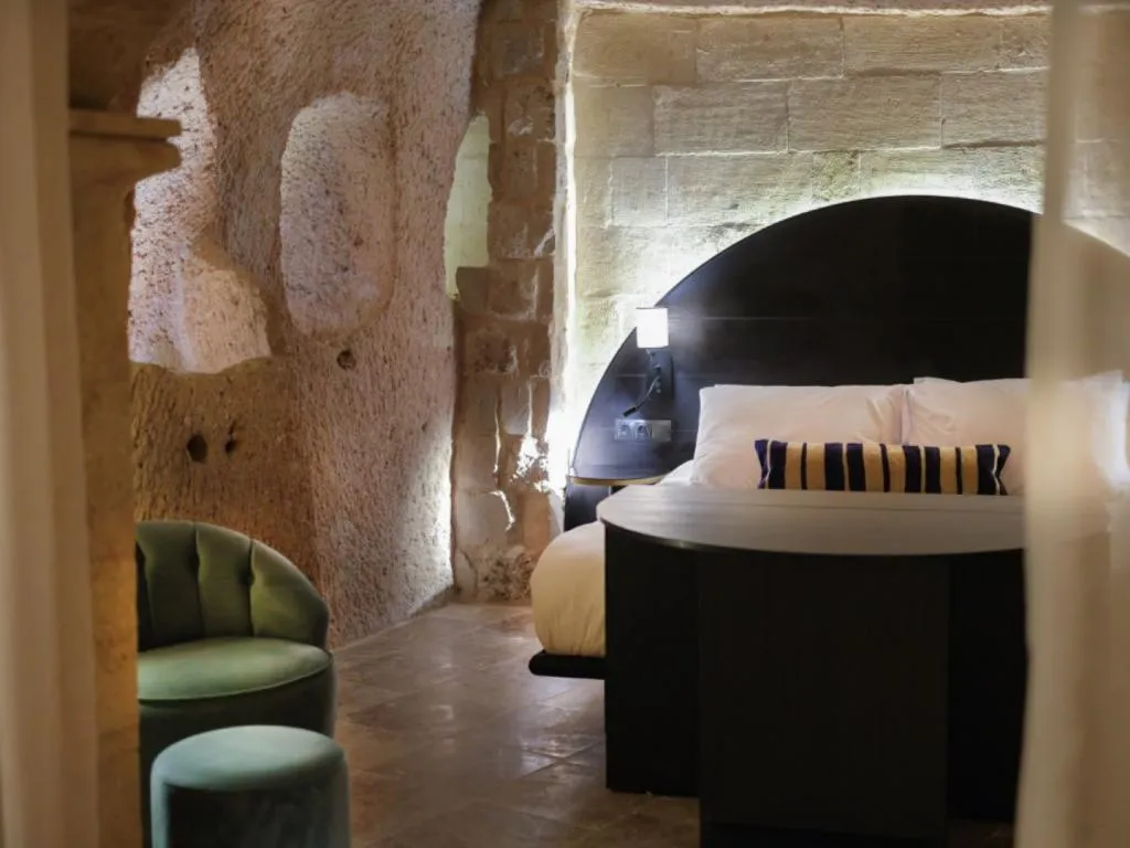 Premium Cave