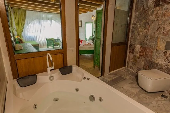 Suite Jacuzzi Room