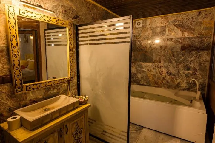 Cave Suite Room