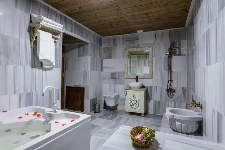 Hamam Jacuzzi Room