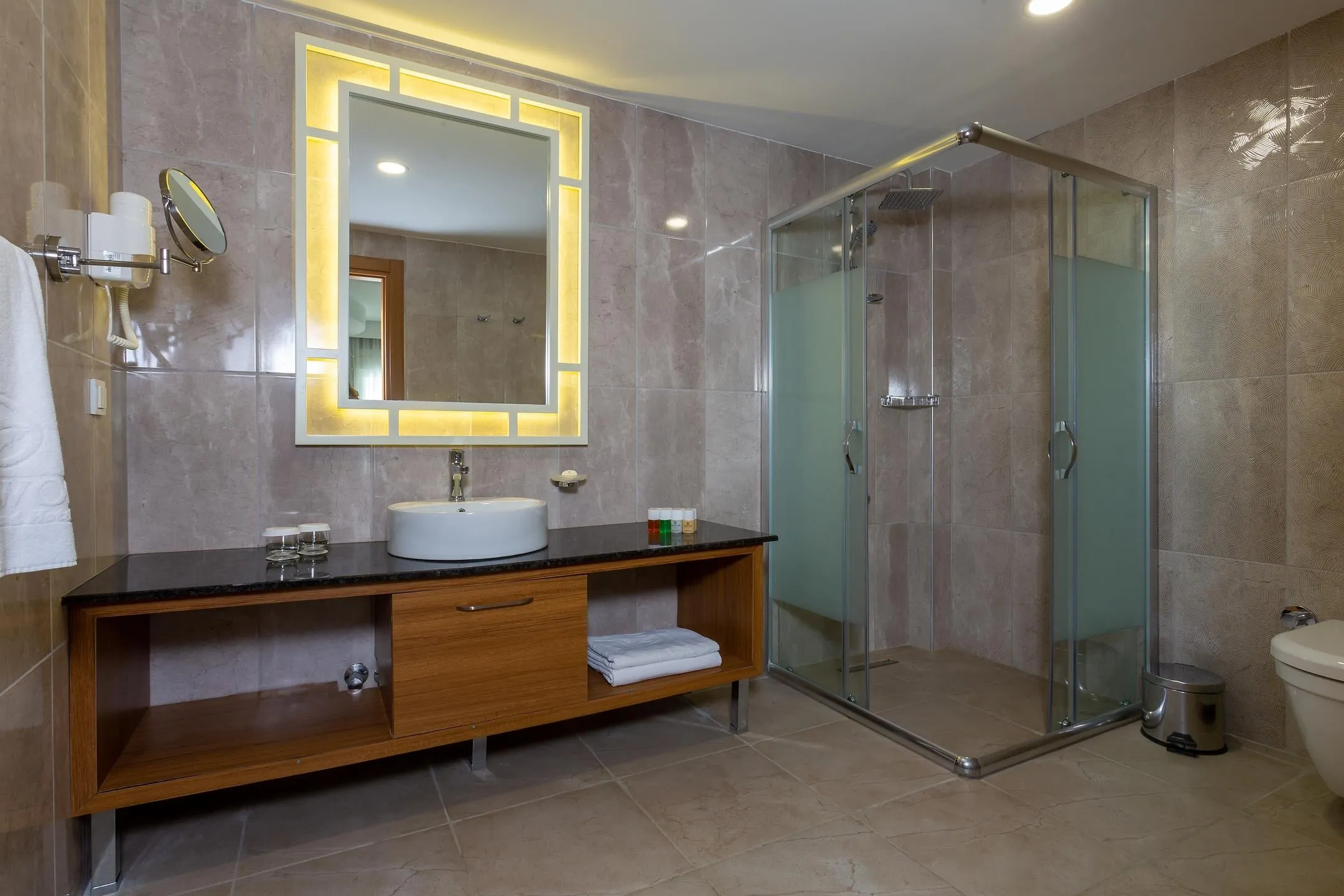 Exclusive Suite