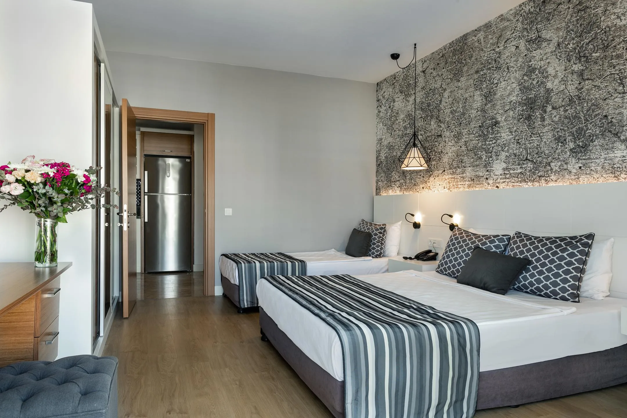Deluxe Superior Suite
