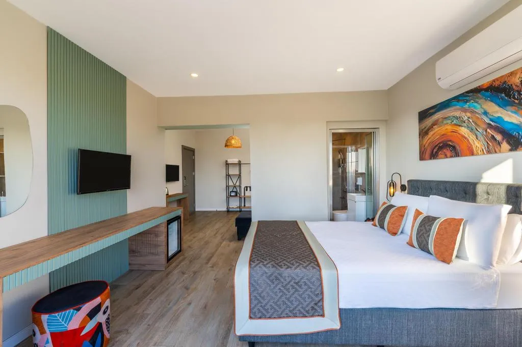 Suite,Kara Manzaralı