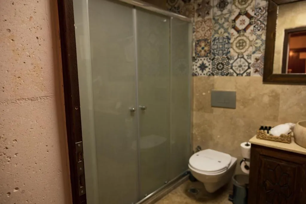 DELUXE DOUBLE ROOM 102