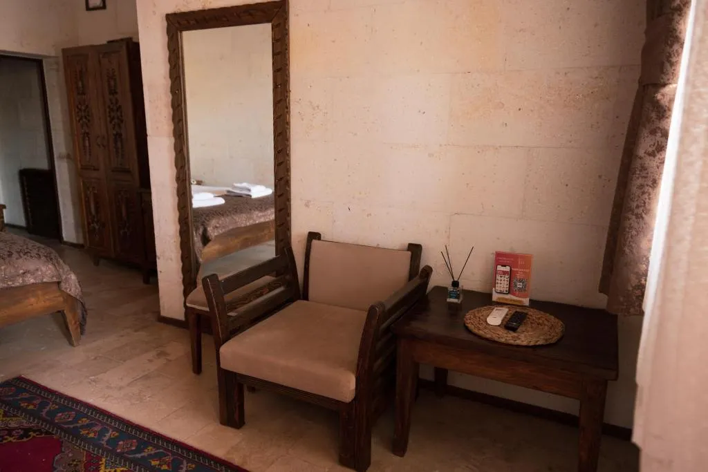DELUXE DOUBLE ROOM WITH BALCONY 202