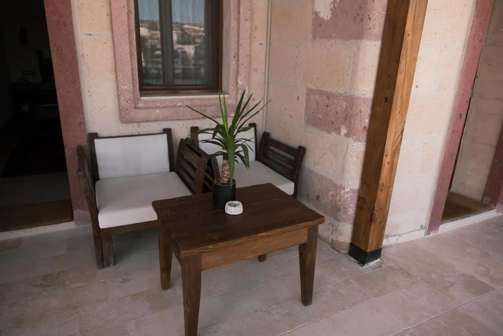 DELUXE DOUBLE ROOM WITH BALCONY 202
