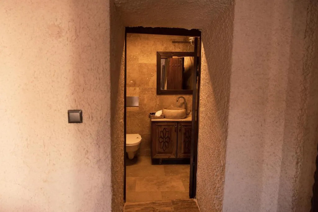 DELUXE TWIN/DOUBLE ROOM 104