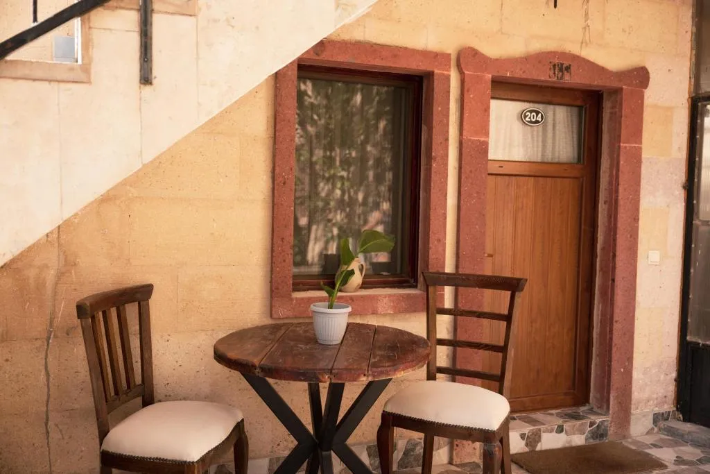 DELUXE TWIN/DOUBLE ROOM WITH BALCONY 204