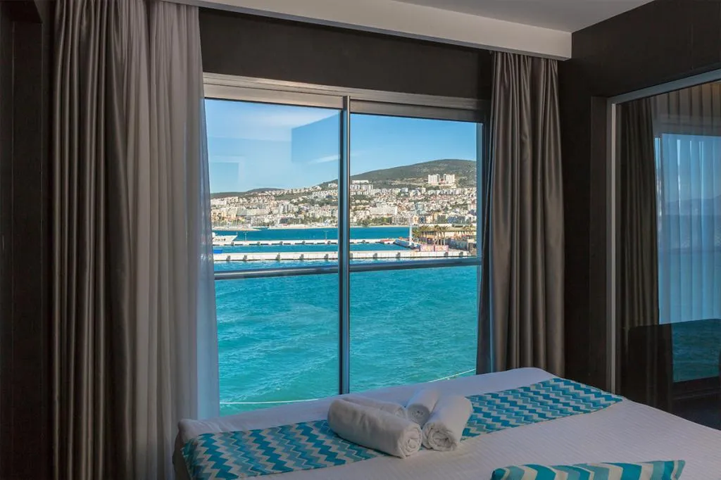 Studio Suite,Deniz Manzaralı,Jakuzili