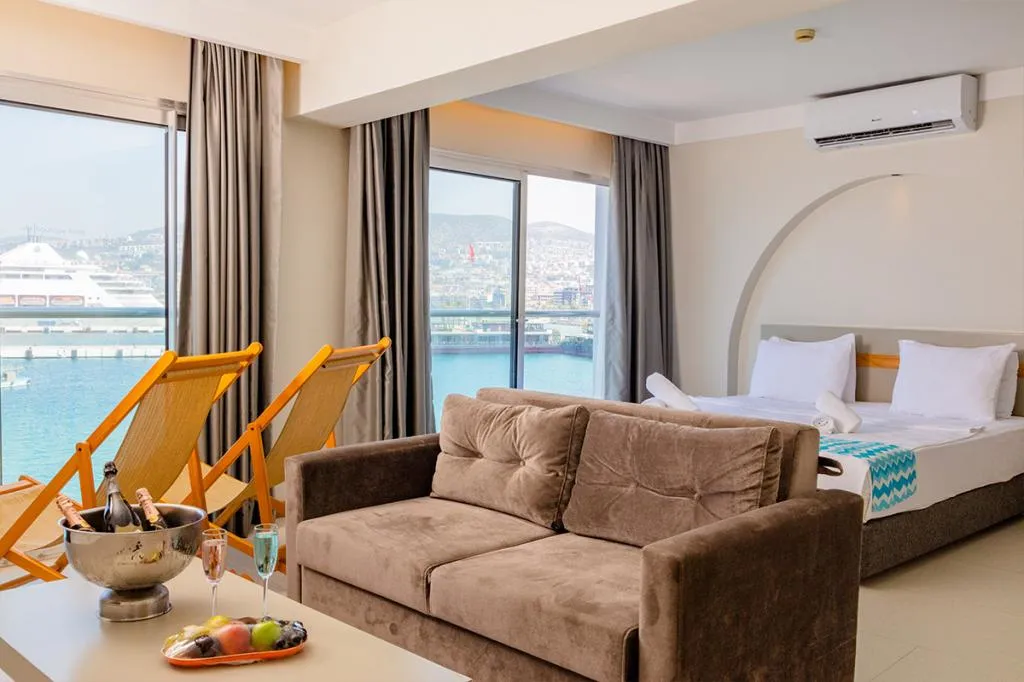 Studio Suite,Deniz Manzaralı,Jakuzili