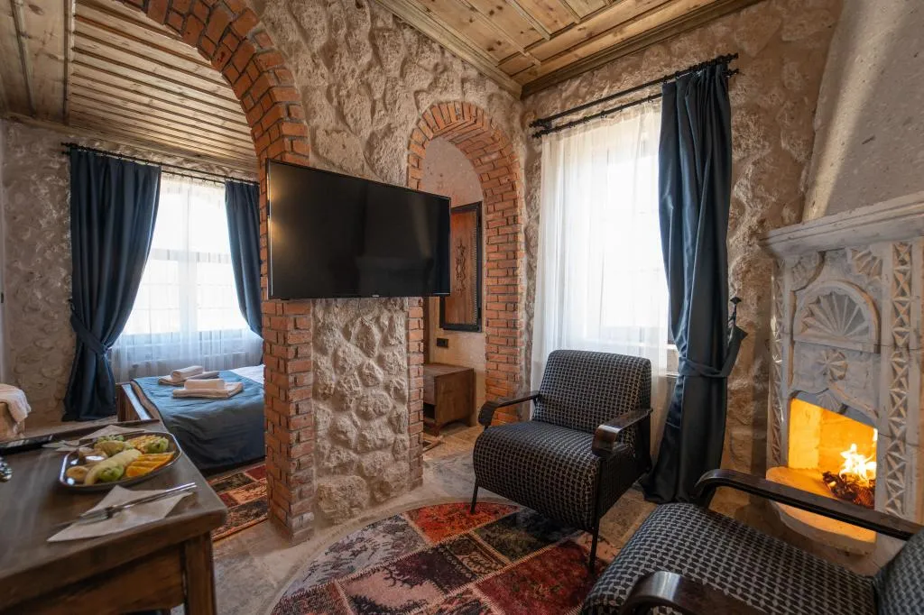 Junior Suite,Bahçe Manzaralı,Şömineli ve Jakuzili