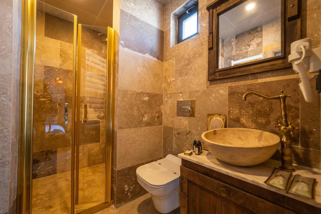 Junior Suite,Bahçe Manzaralı,Şömineli ve Jakuzili