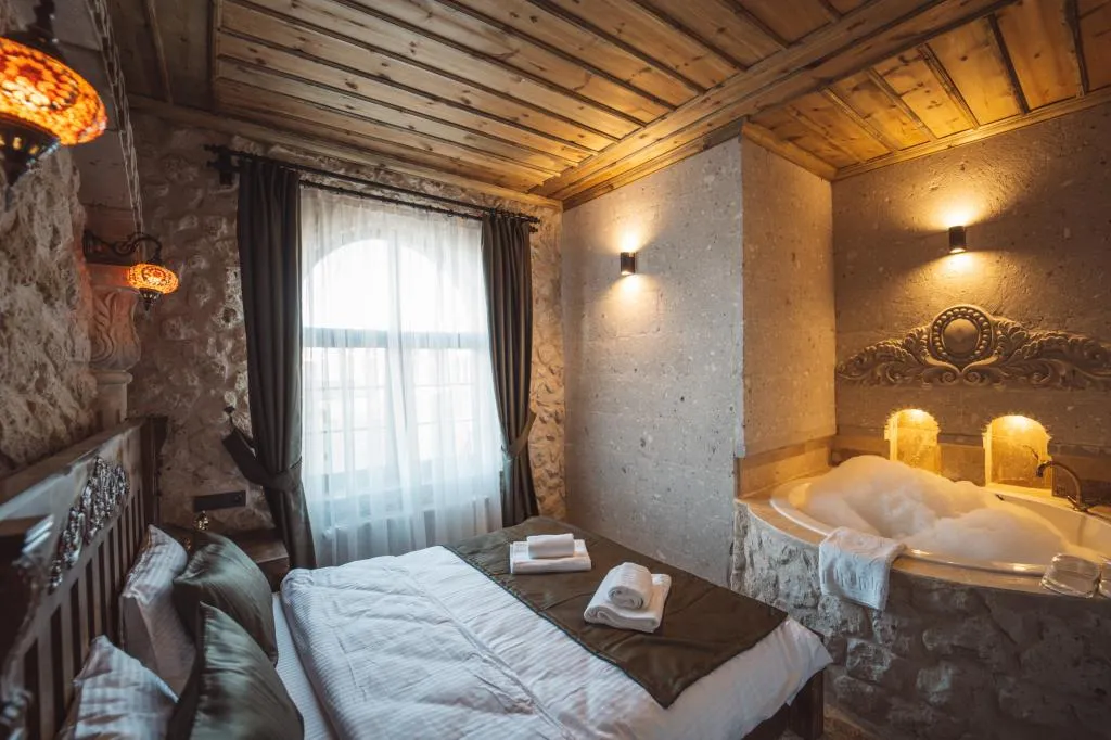 Luxury Suite,Bahçe Manzaralı,Şömineli ve Jakuzili