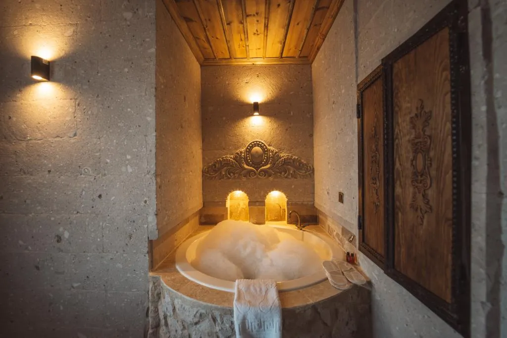 Luxury Suite,Bahçe Manzaralı,Şömineli ve Jakuzili