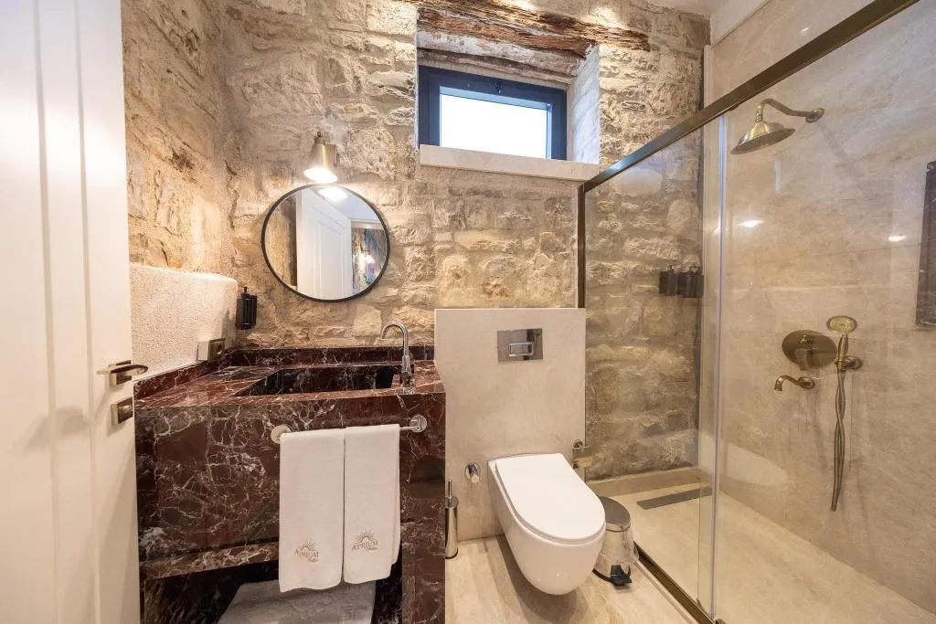 Suite,Avlu Manzaralı